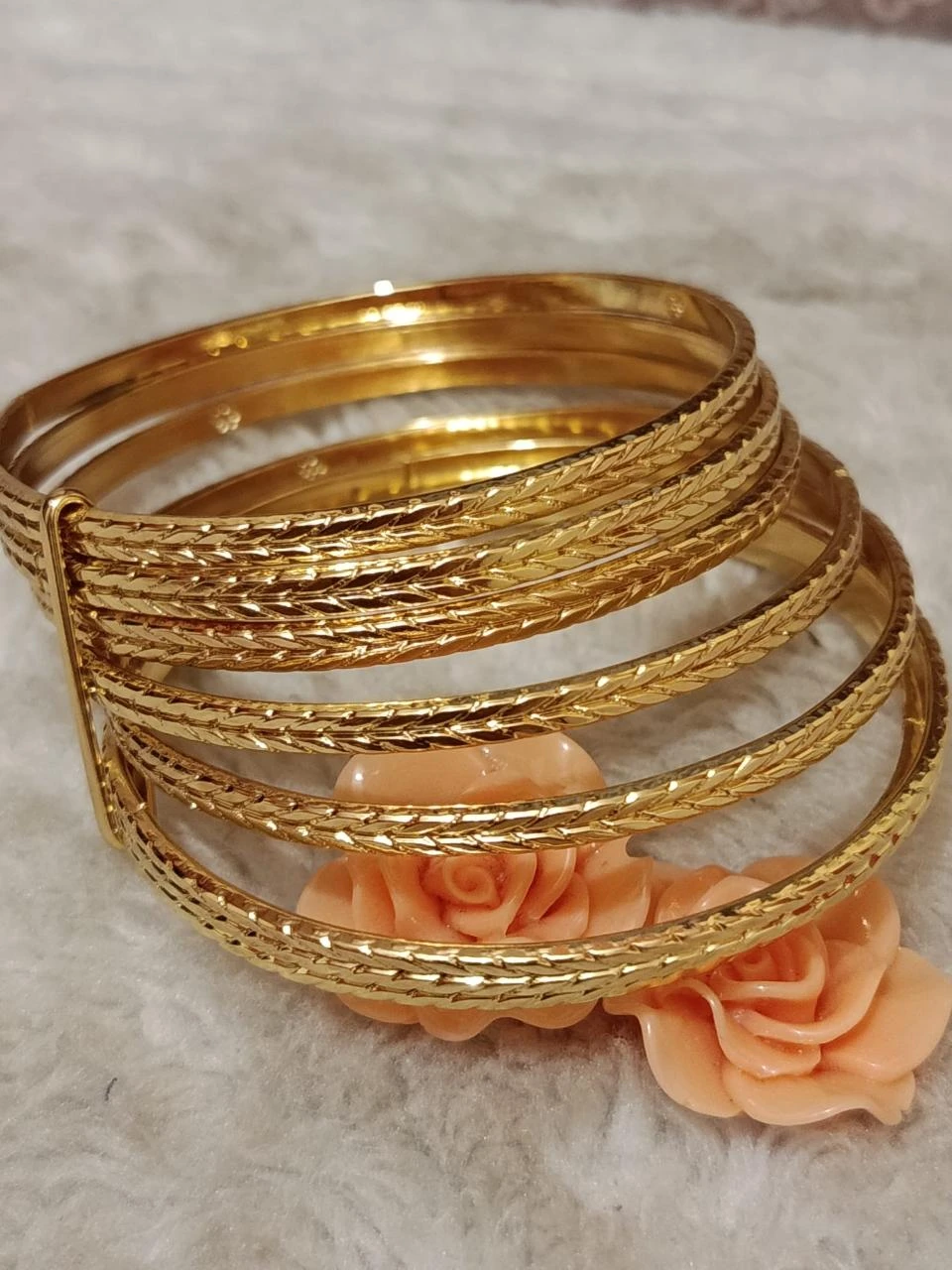 Set of 7 multi-row solid gold plaque bangles with hallmark – photo 3